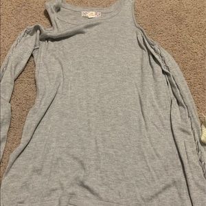 Gray long sleeve shirt